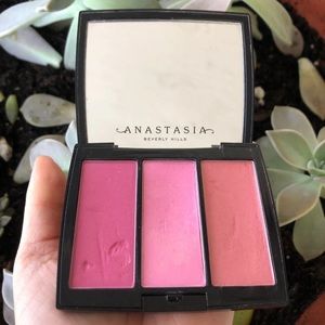 Anastasia Beverly Hills blush trio pink